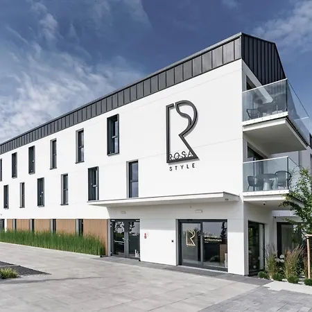 Rosa Style Rowy (Pomerania)