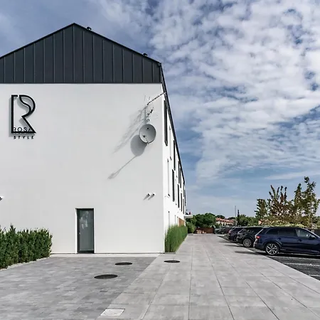 Rosa Style Apart Otel Rowy (Pomerania)