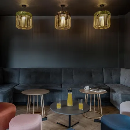 מלון דירות Rosa Style 4*